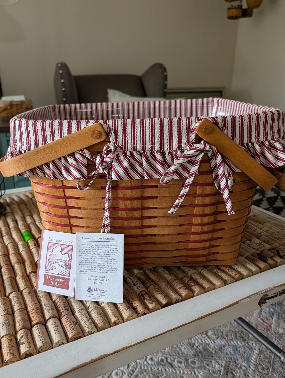 Longaberger 1993 Hostess Sweetheart Getaway Basket w/ Liner, Protector & Card